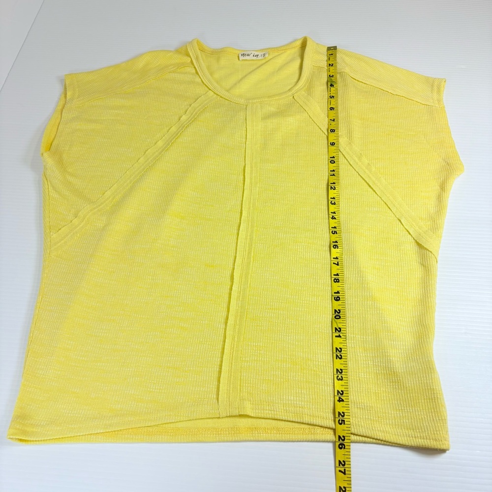 Relaxed Yellow Short Sleeve Women's Tee - Picture 7 of 8
